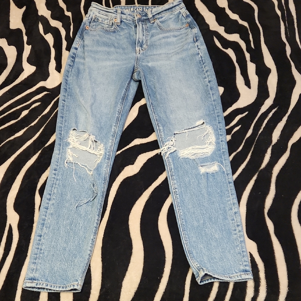 American Eagle Outfitters Light Blue Distressed Jeans